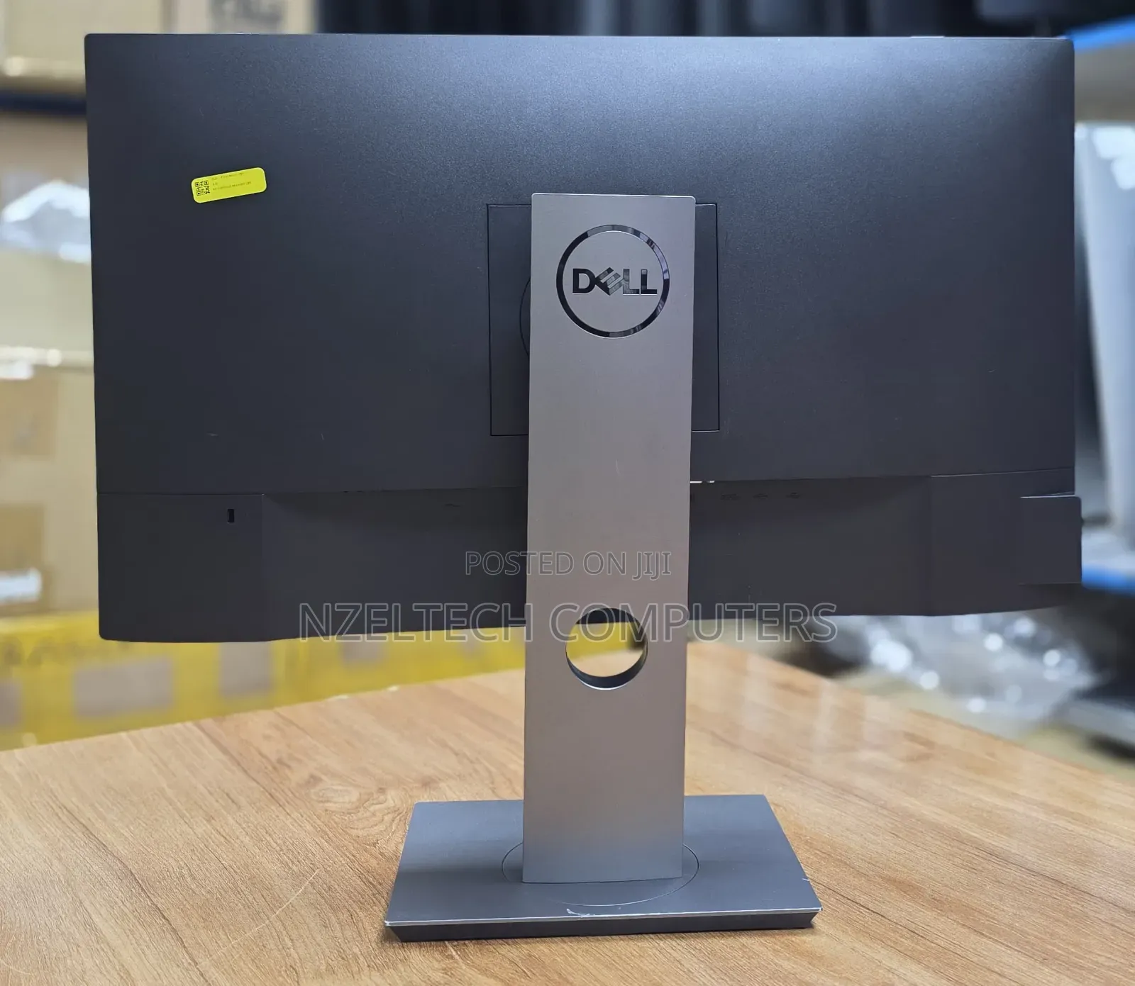 Dell P2419h
Full Hd 1920*1080
60hz Refresh Rate
24 Inch Dell Monito