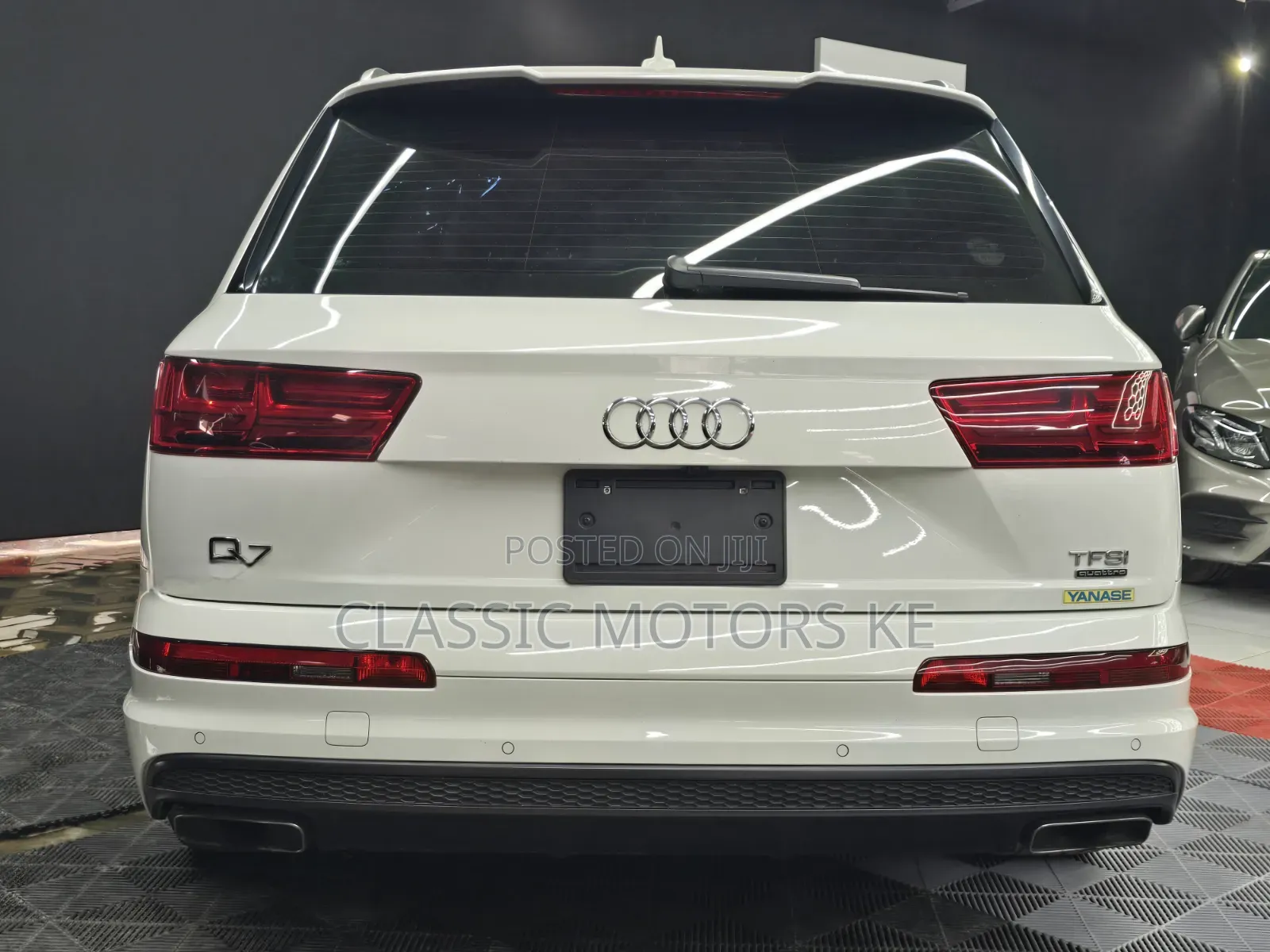 Audi Q7 45 SE Premium AWD quattro 2019 White