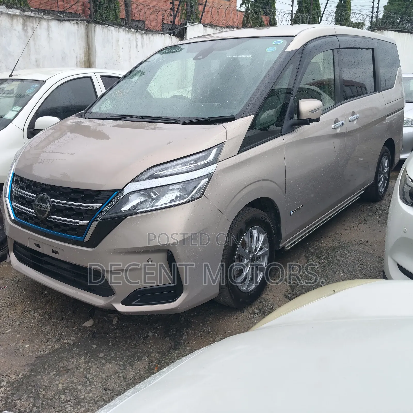 Nissan Serena 2019 Ivory