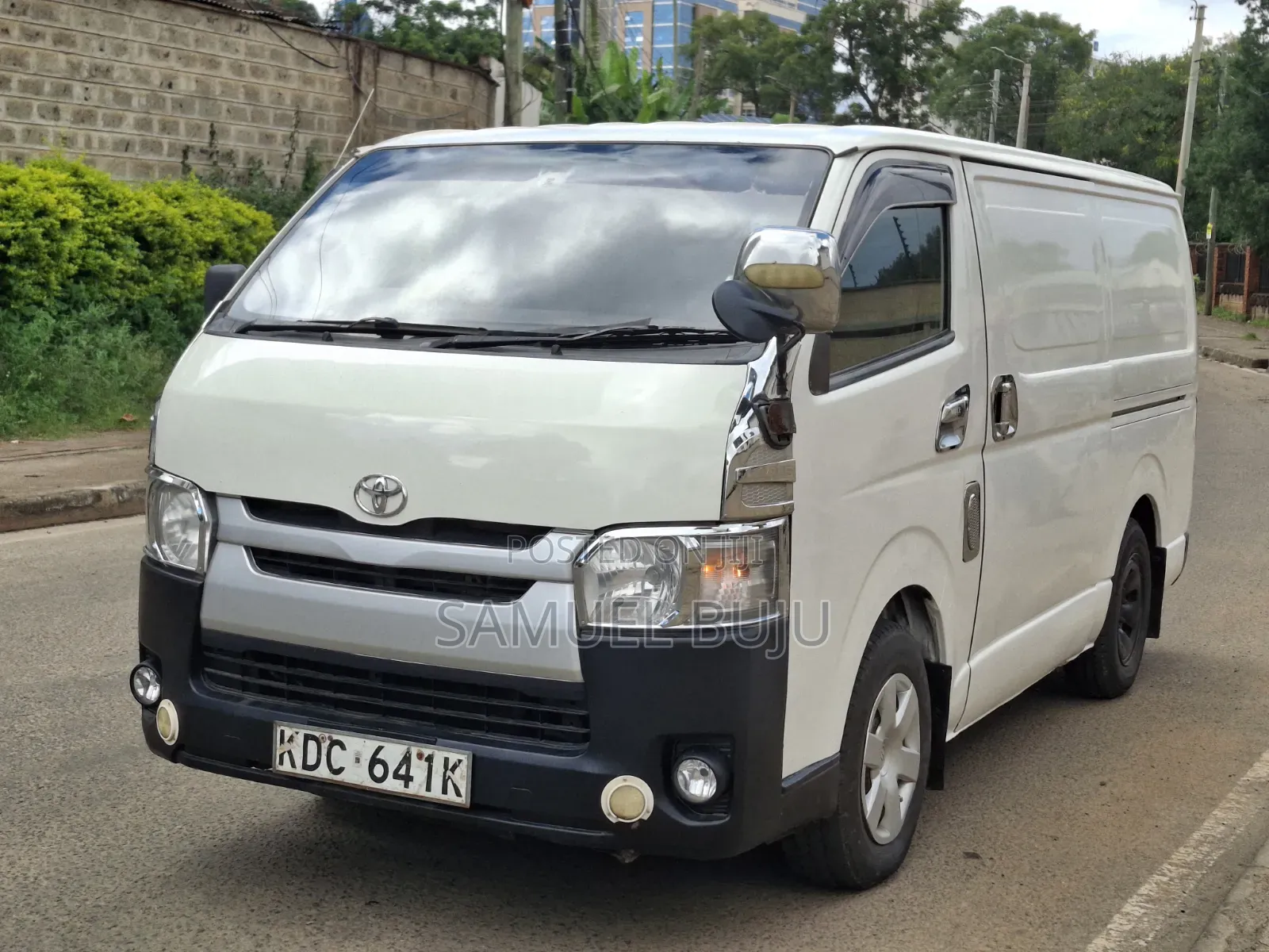 Toyota HiAce 2014 White
