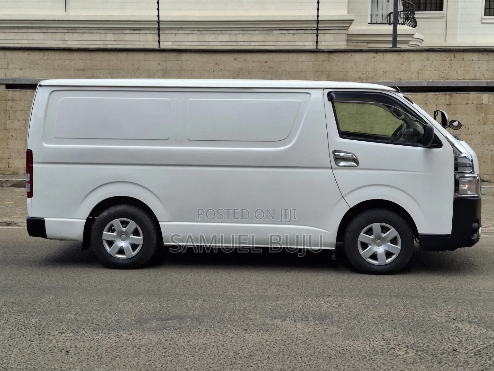 Toyota HiAce 2014 White