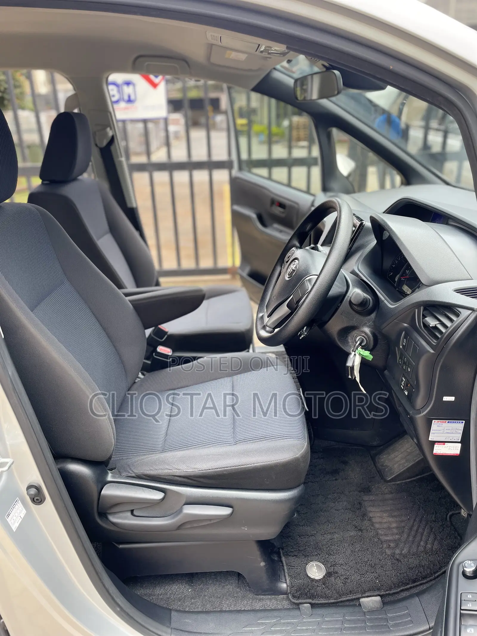 Toyota Noah 2.0 FWD (8 Seater) 2020 Silver