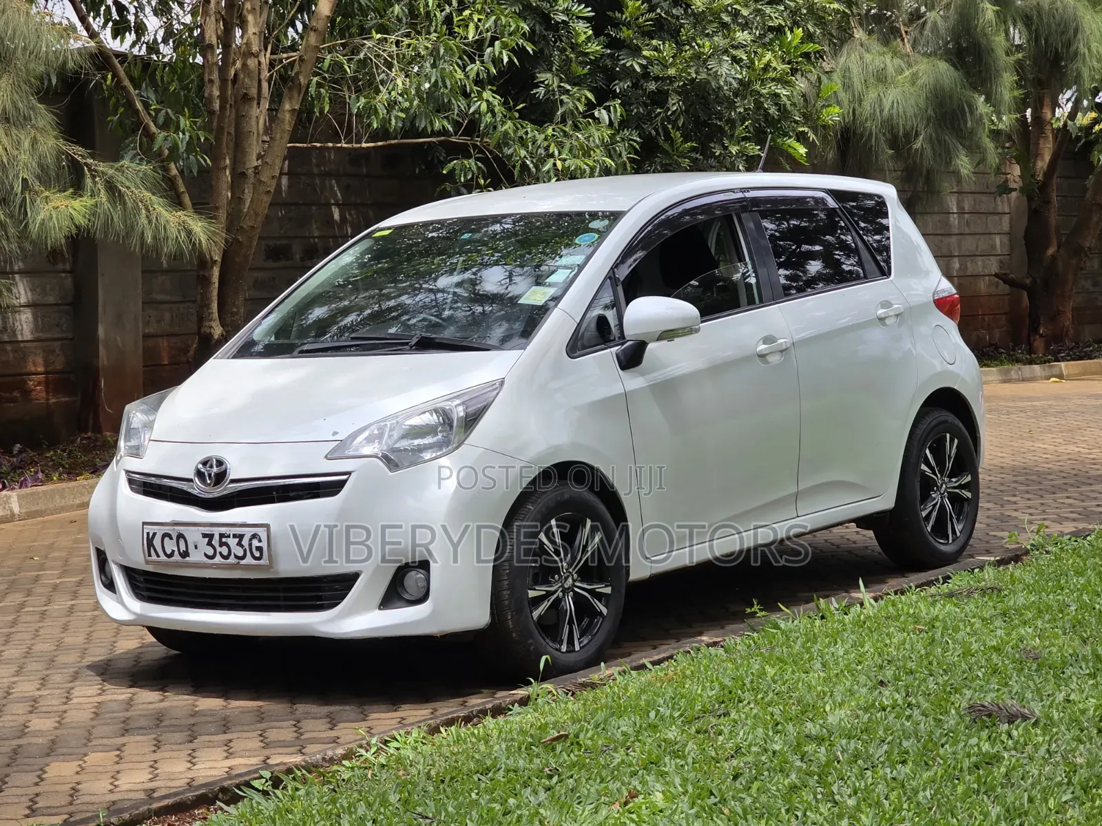 Toyota Ractis 2011 White