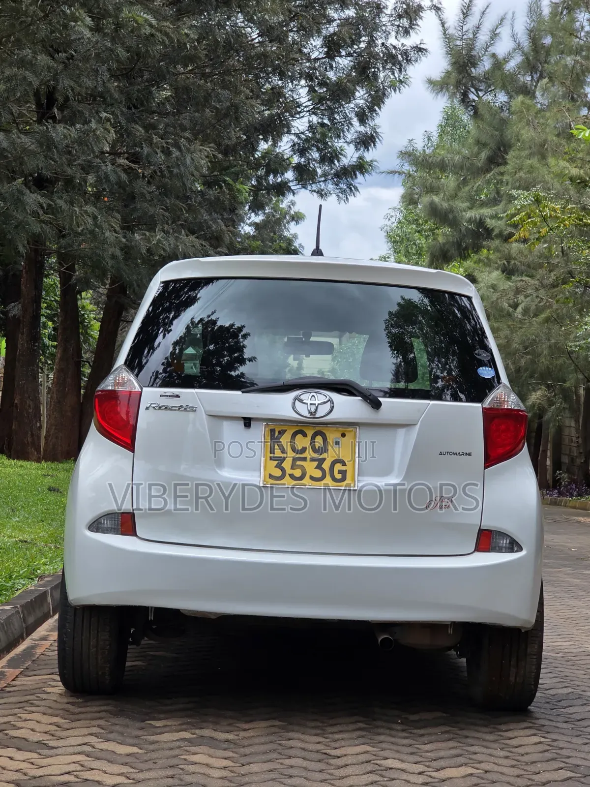 Toyota Ractis 2011 White