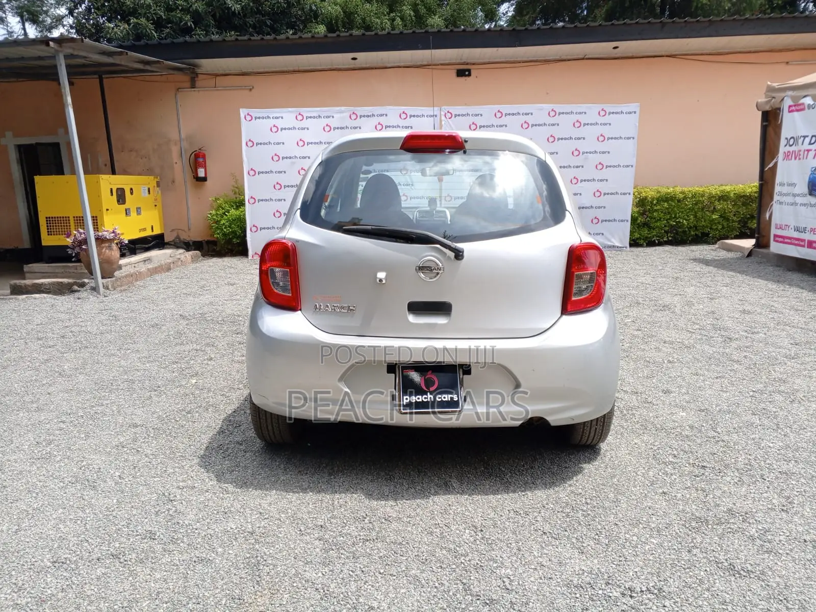 Nissan March 2016 Silver