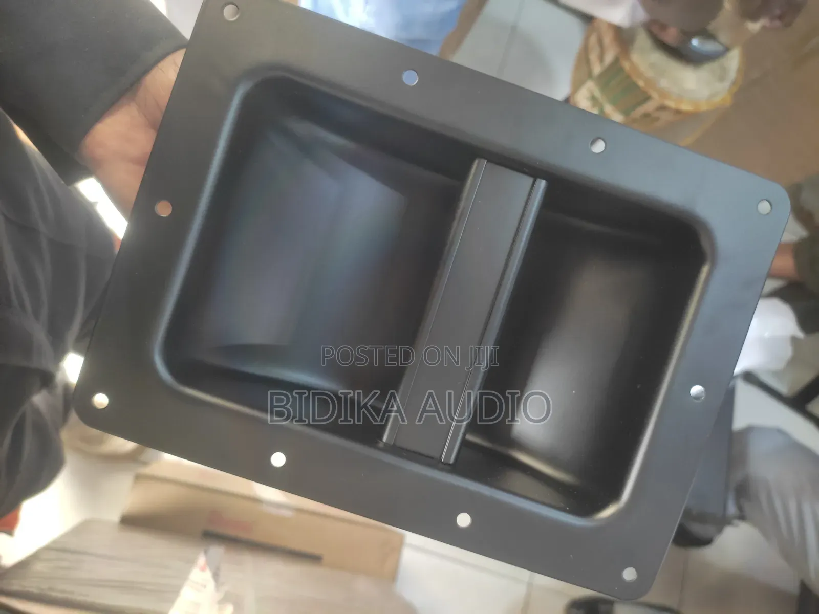 Dual Plastic Recessed Speaker Handles