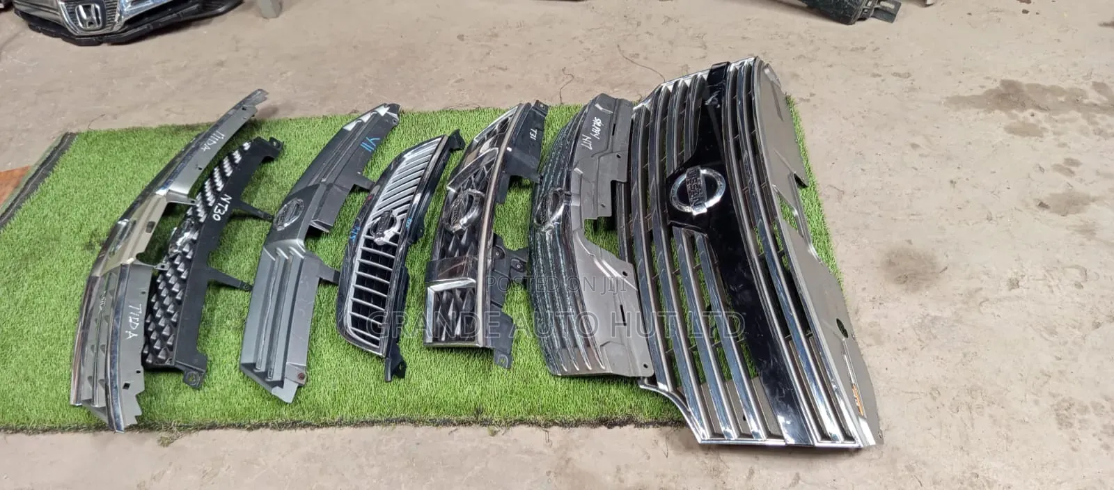 Elgrand ,Tiida,Y11,Nt30,Nt31, Sylphy N17,B15 Grill
