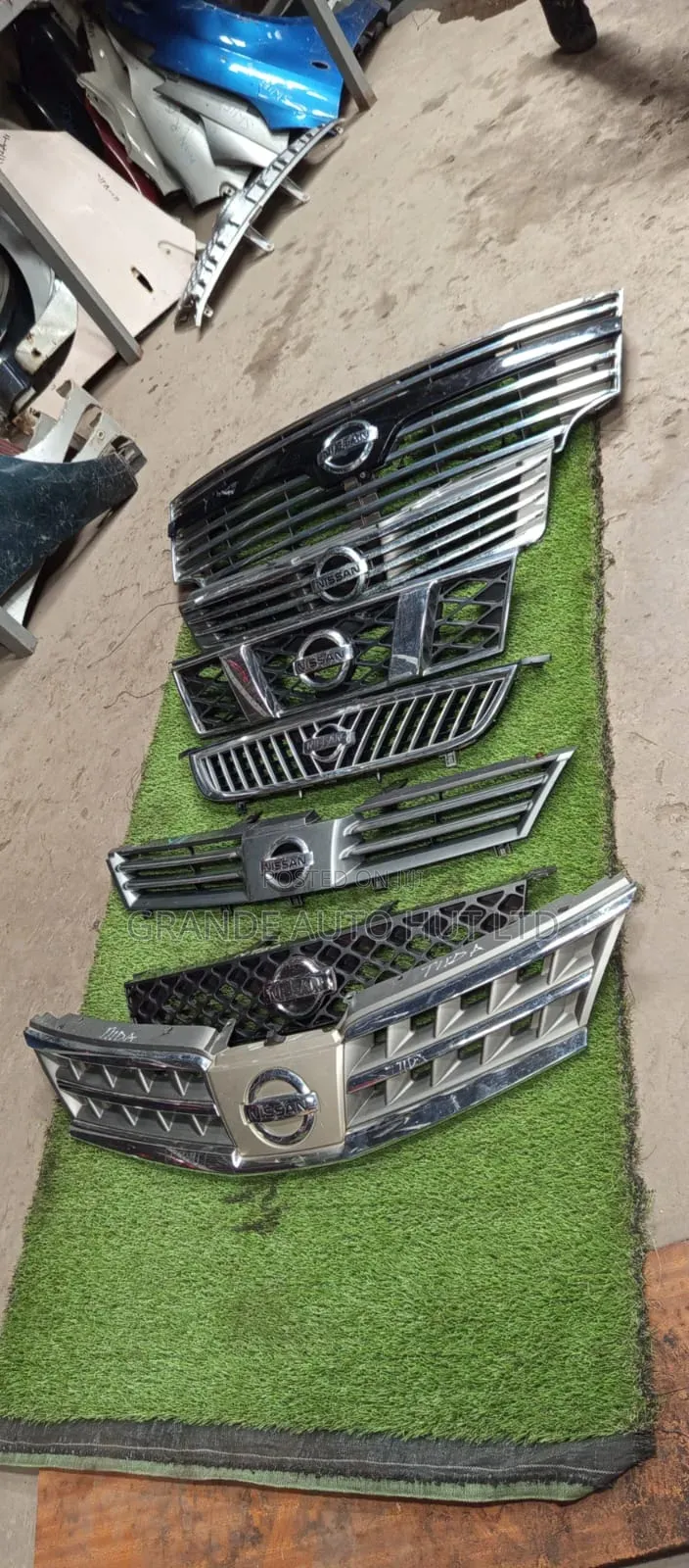 Elgrand ,Tiida,Y11,Nt30,Nt31, Sylphy N17,B15 Grill