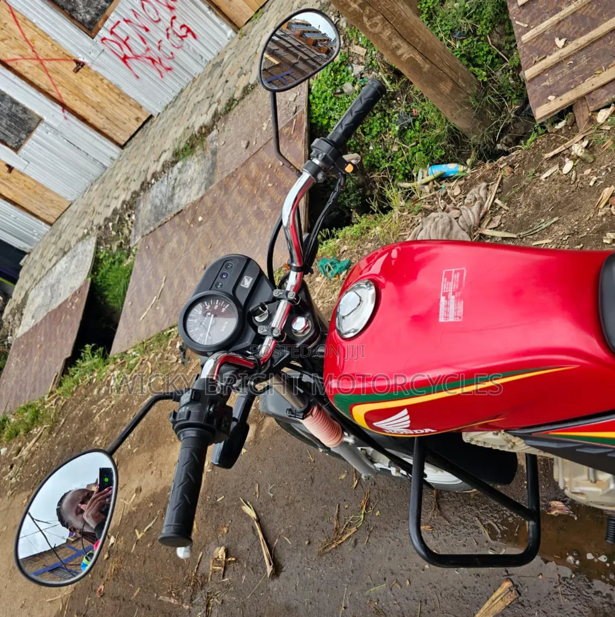 Honda CB 2025 Red