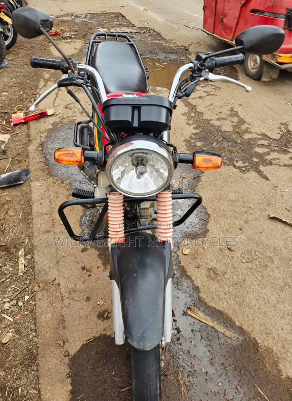 Honda CB 2025 Red