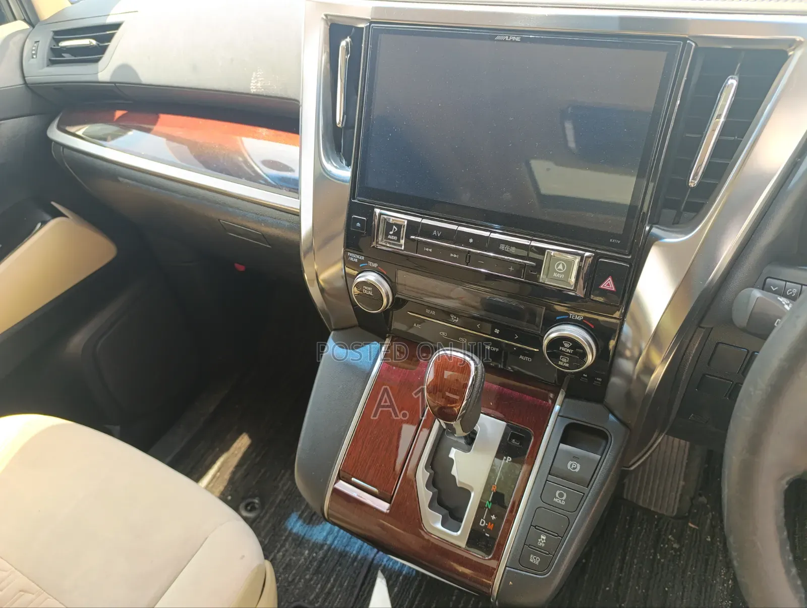 Toyota Alphard 2.5 Petrol FWD 2018 White