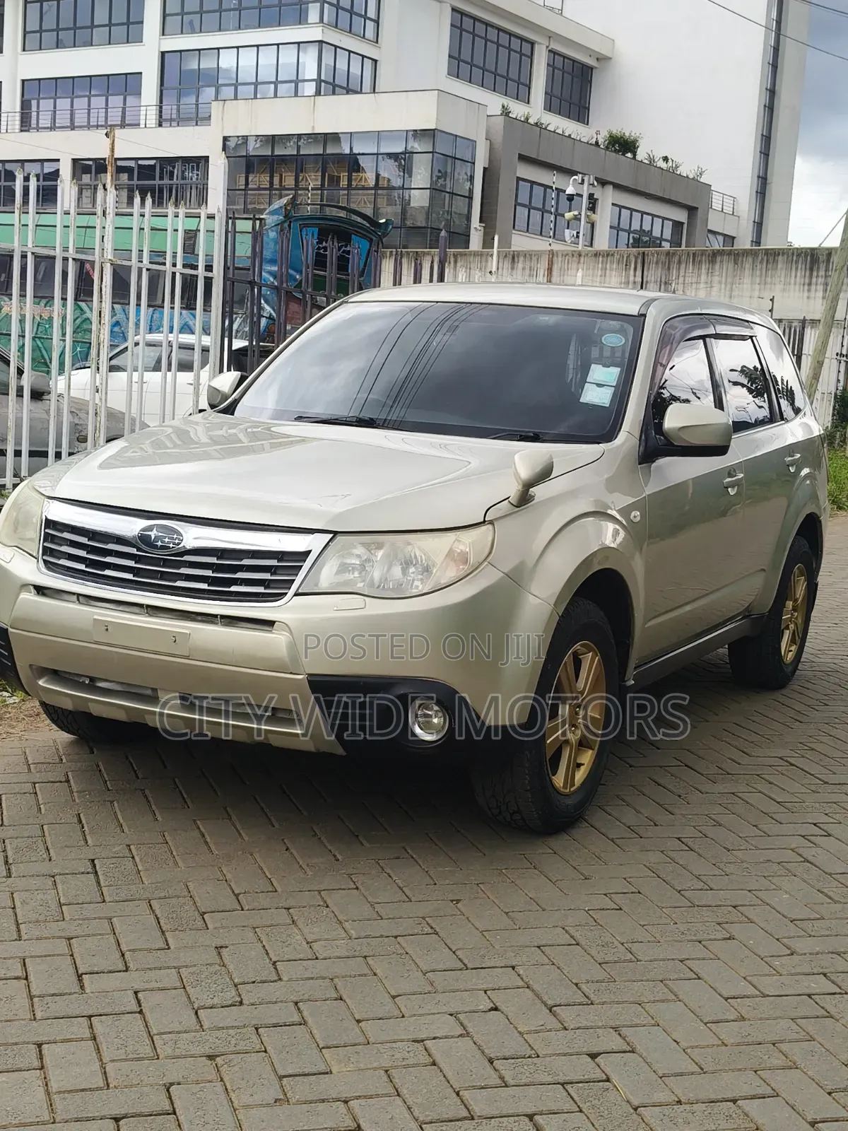 Subaru Forester 2010 Gold