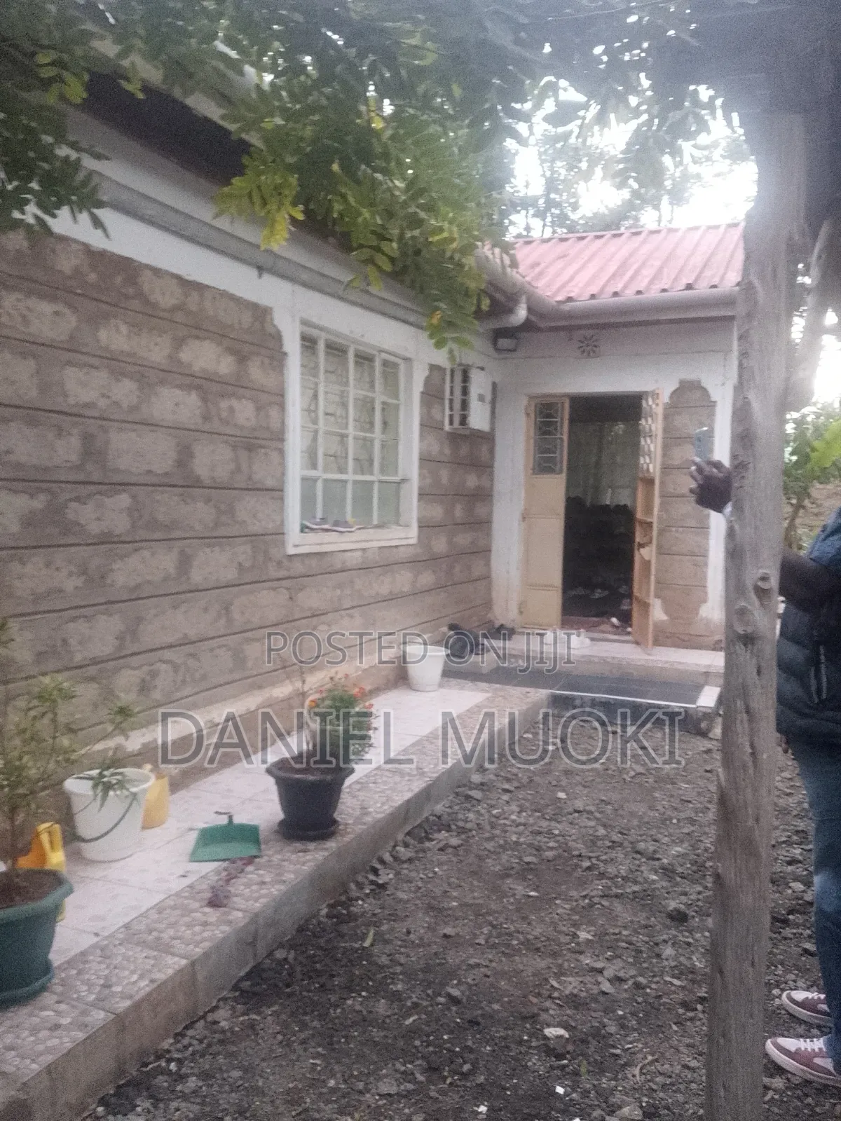 4bdrm Maisonette in 100, Joska for sale