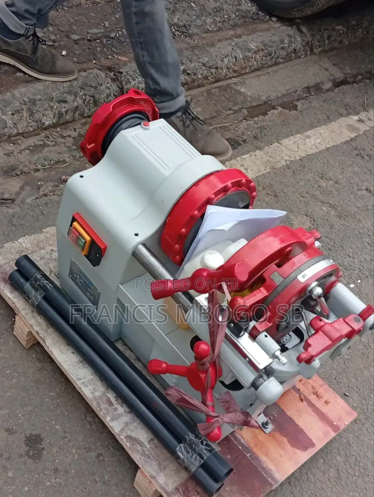Thread Lathe Machine