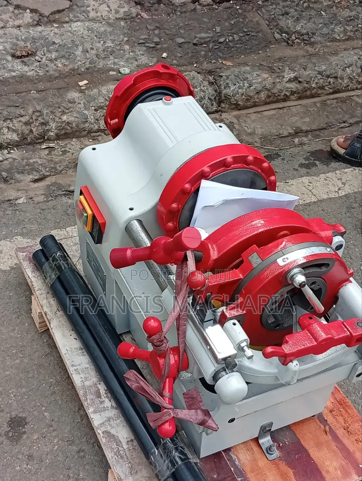 Thread Cutter / Rolling Machine Threading