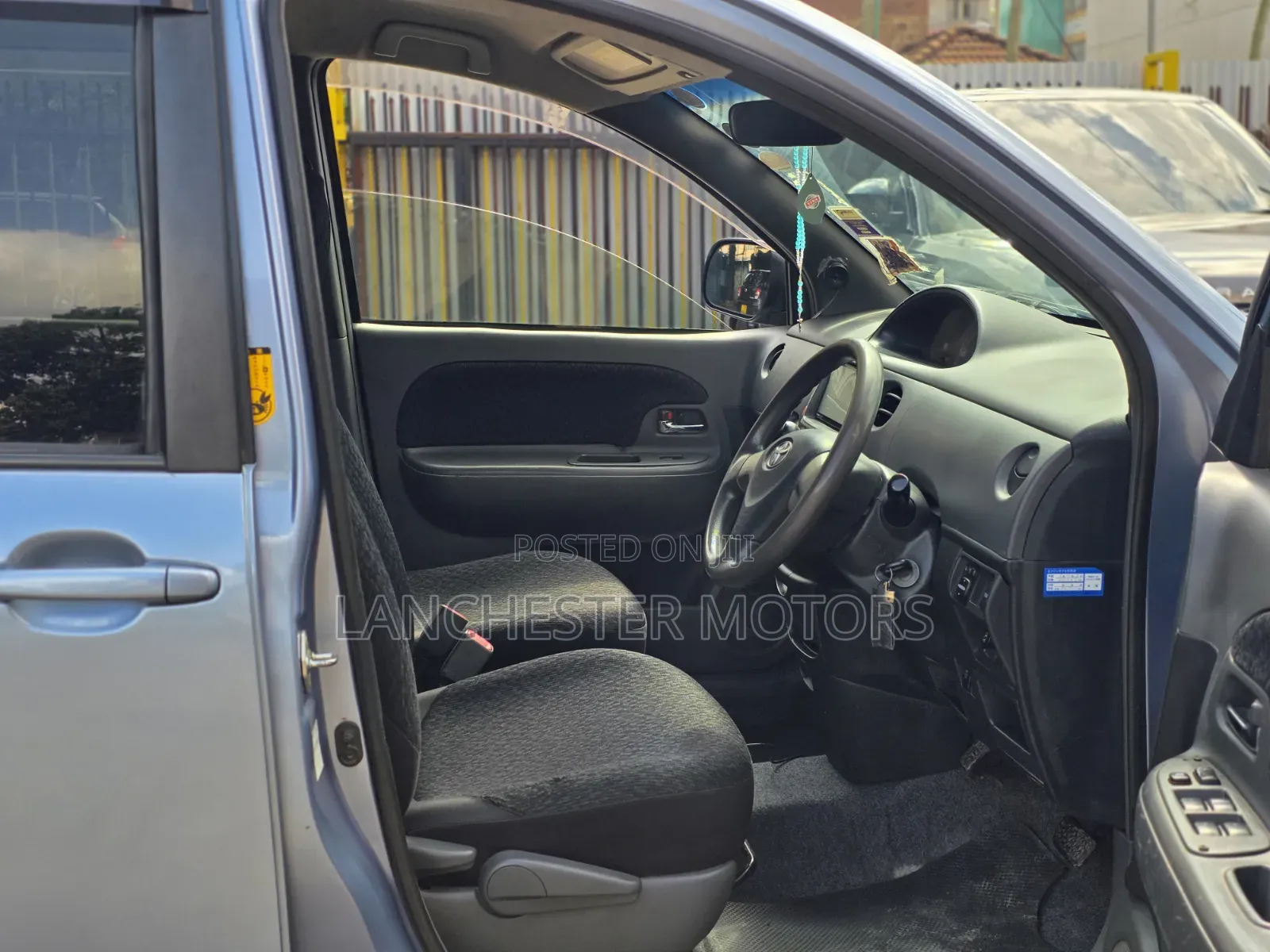 Toyota Sienta 2015 Blue
