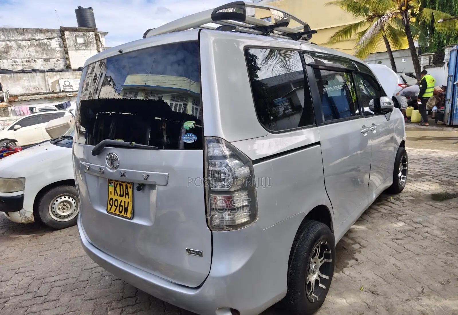 Toyota Voxy 2013 Silver