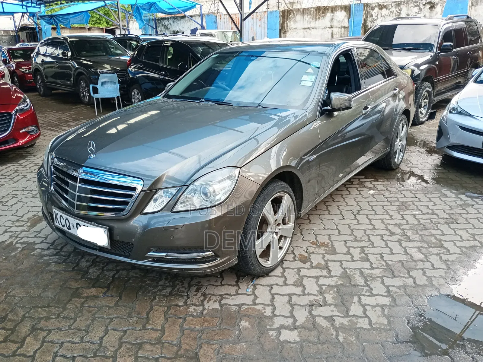 Mercedes-Benz E250 2012 Gold