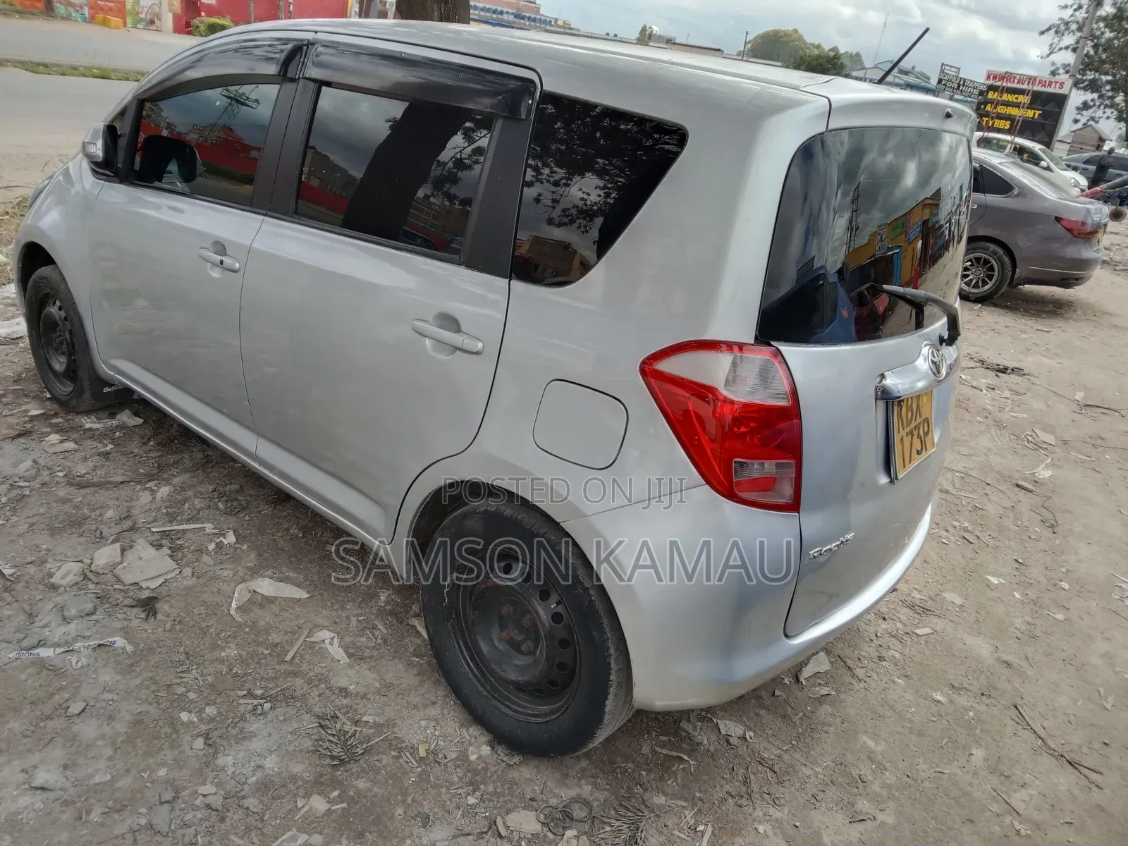 Toyota Ractis 2008 Silver