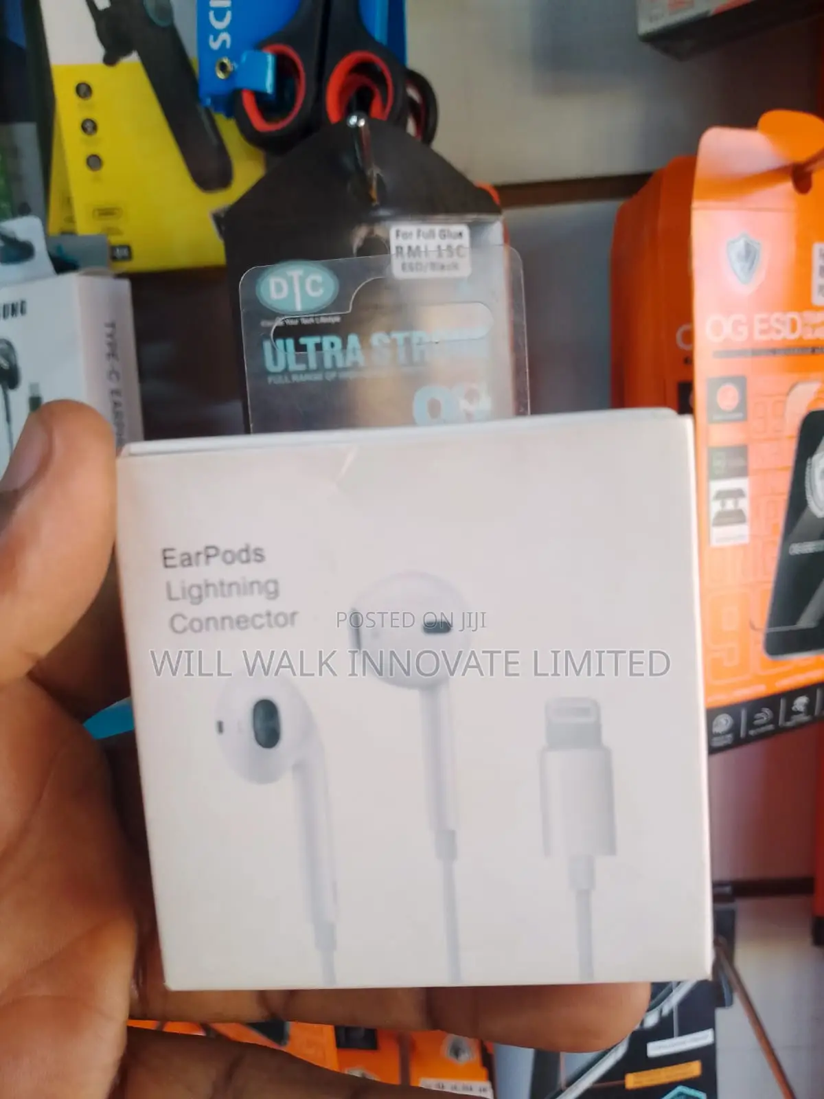 Apple Earpods (Lightning Connector) Wired Earphones for iPhone / iPad