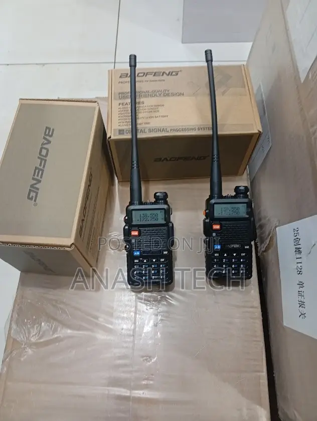 Baofeng Uv-5r Radio - Full Kit With Charger Earpiece