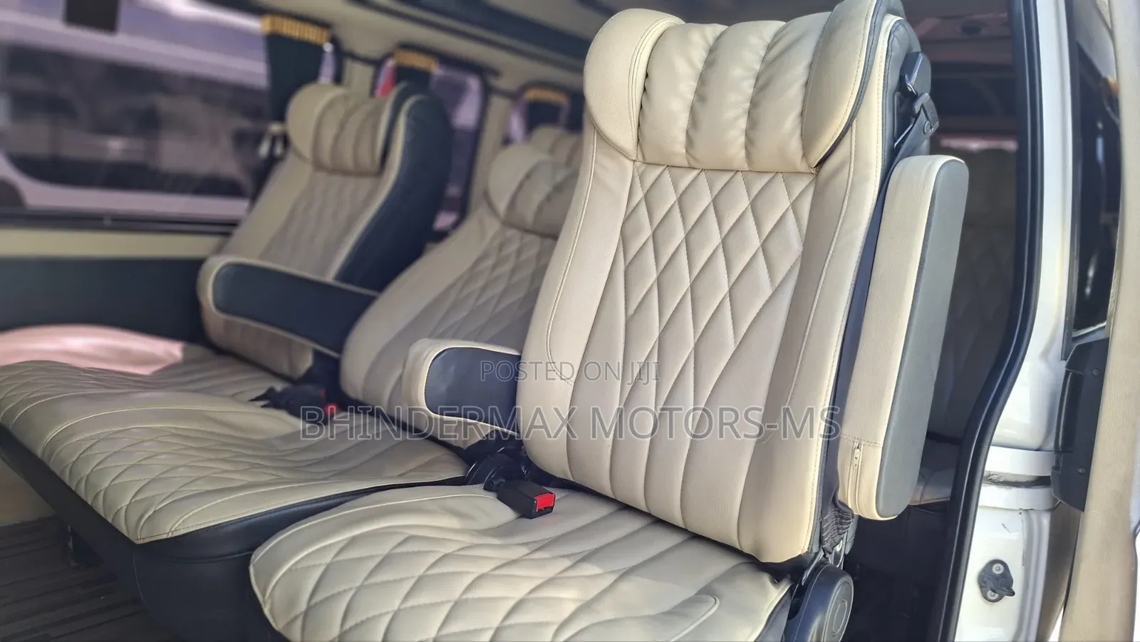 Toyota HiAce 2019 White