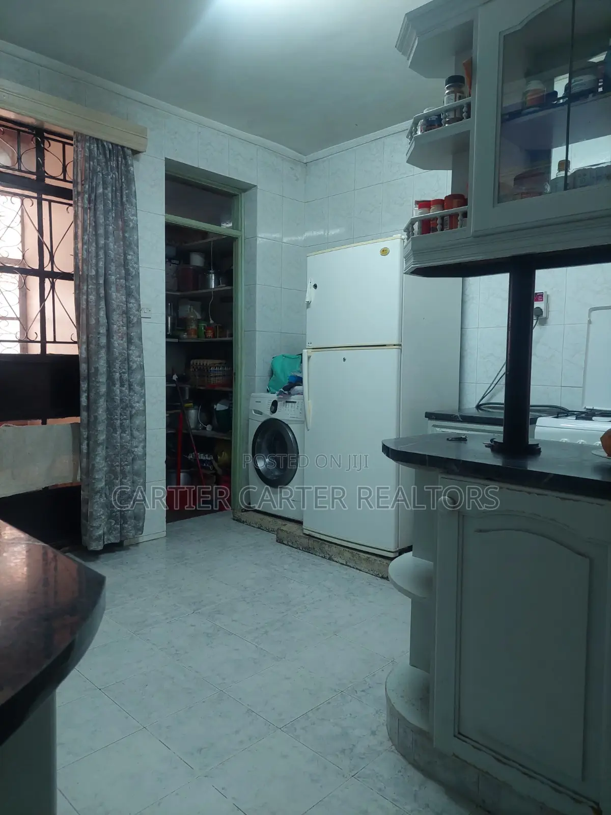 5bdrm Maisonette in Greenspan for sale