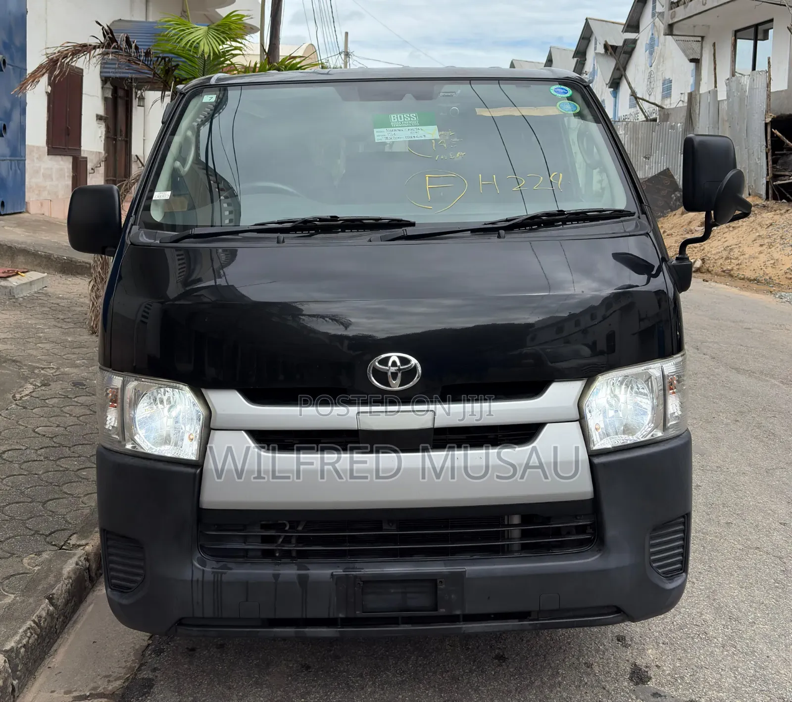 Toyota HiAce 2018 Black