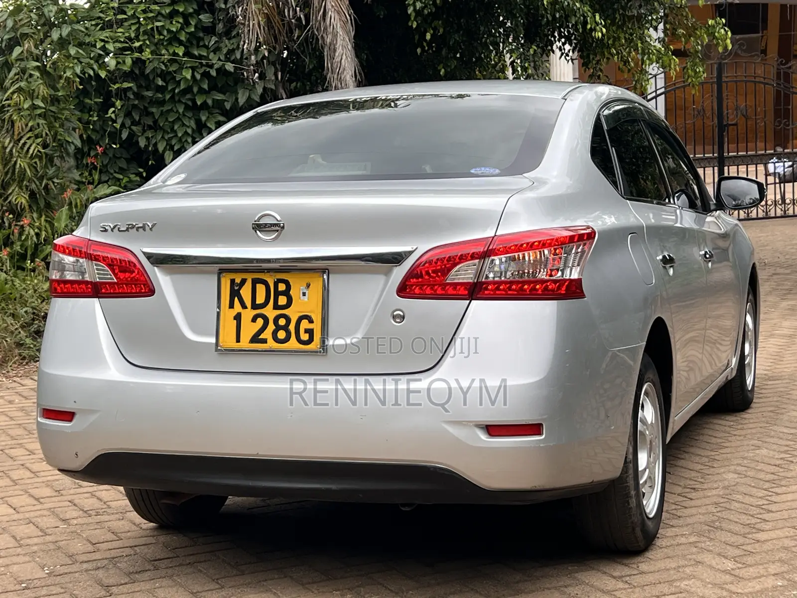 Nissan Bluebird 2014 Silver