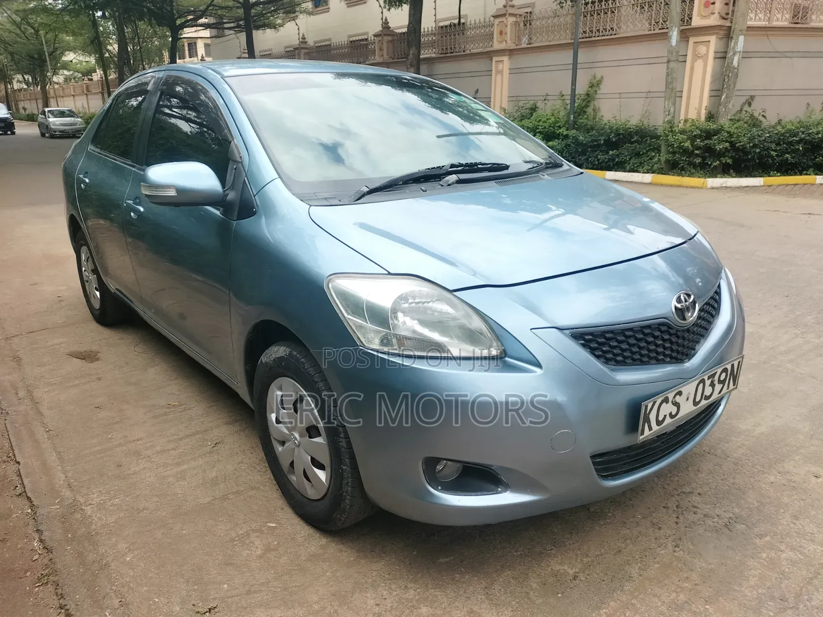 Toyota Belta 2011 Blue
