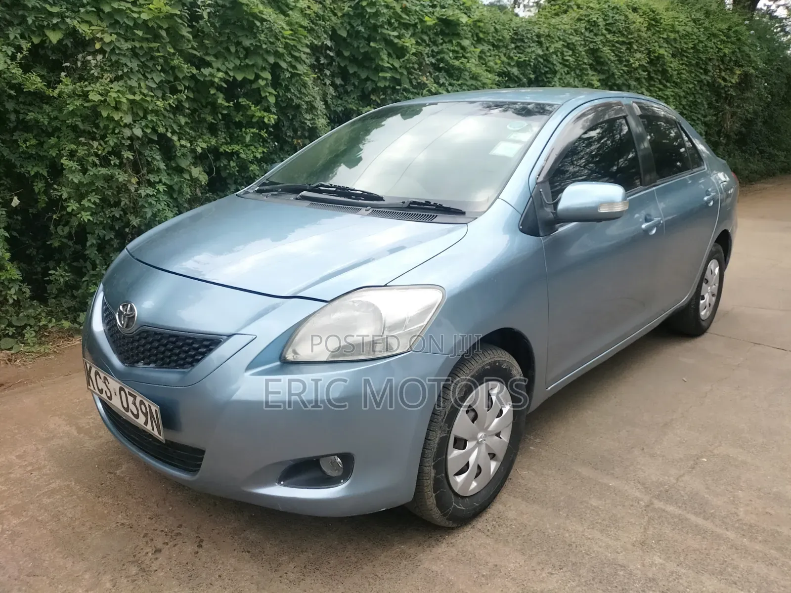 Toyota Belta 2011 Blue