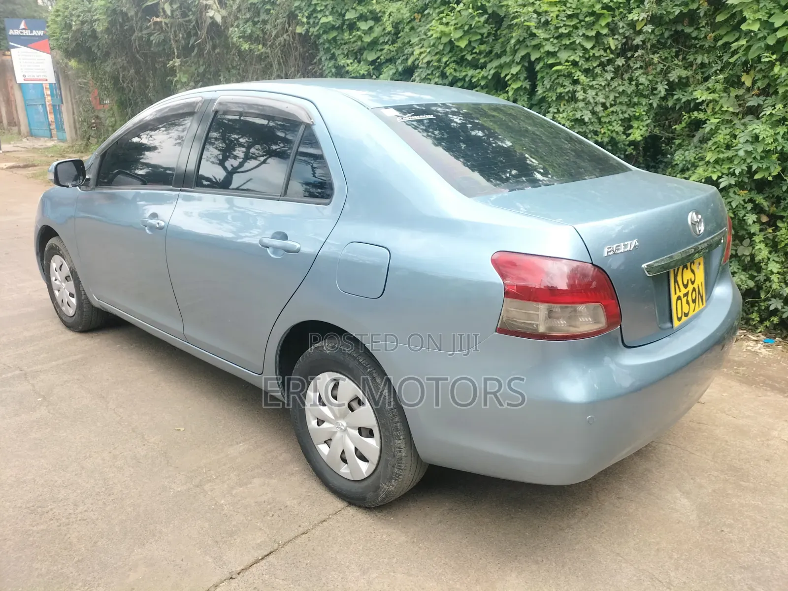 Toyota Belta 2011 Blue