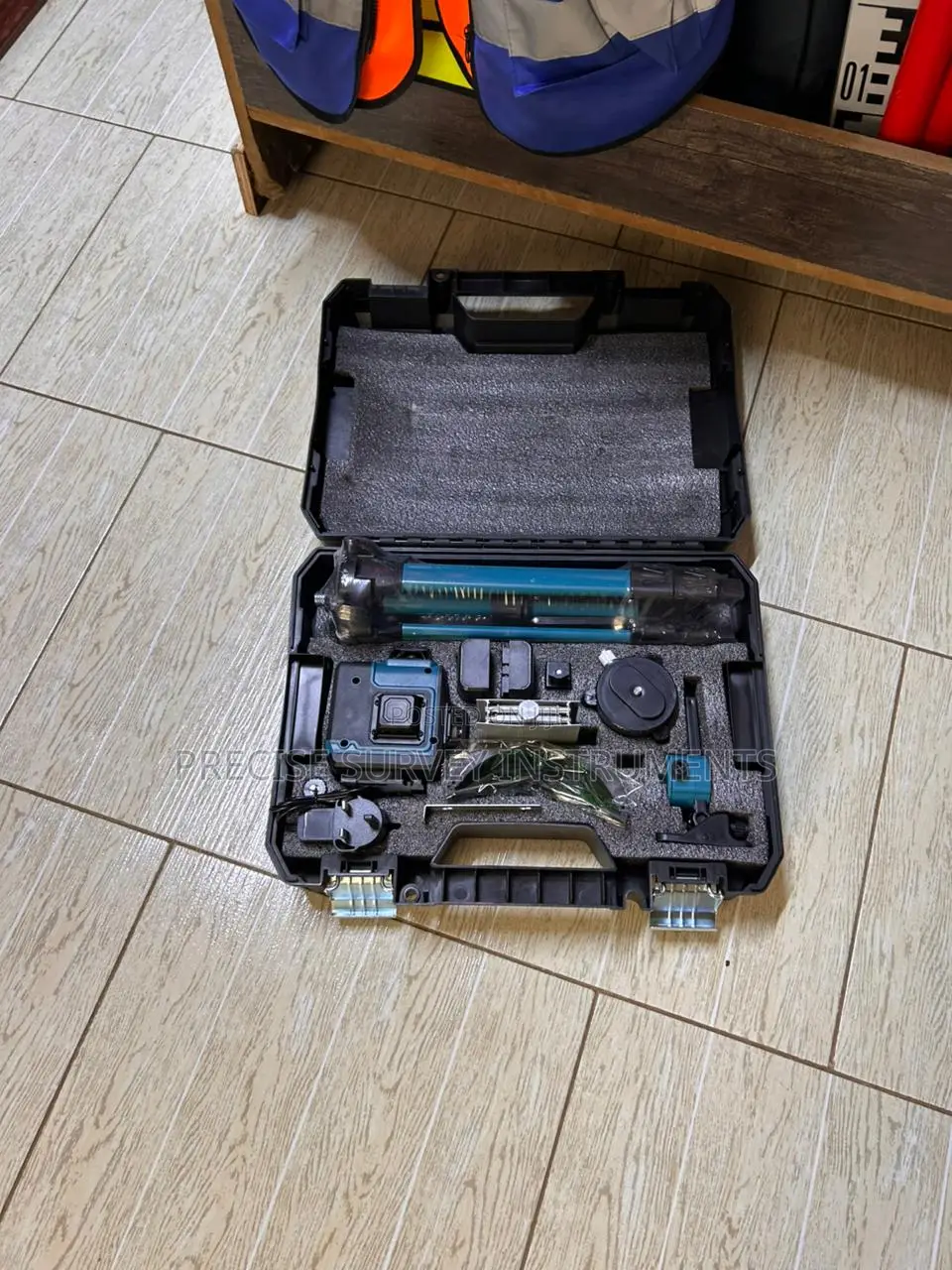 Rechargeable 16-Line Laser Level Kit