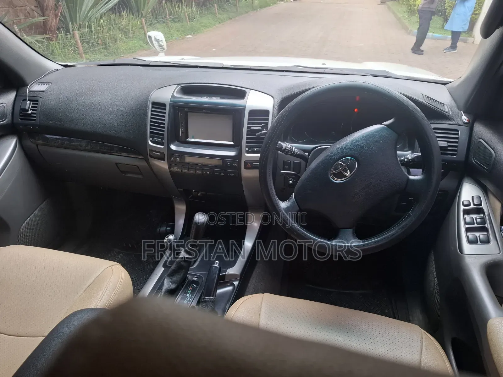 Toyota Land Cruiser Prado 2006 White