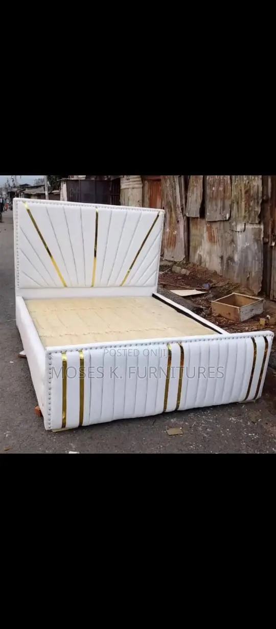 White Chester Bed