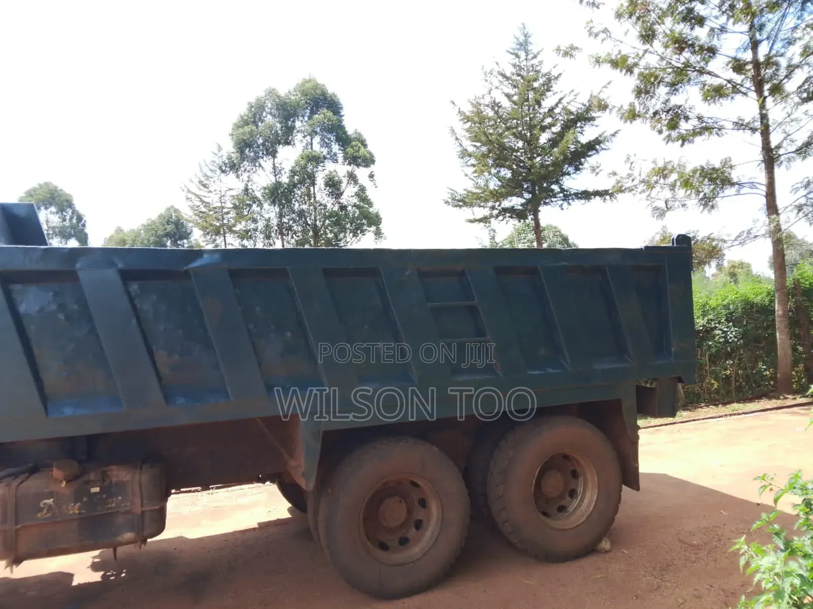 Mitsubishi 10 Wheeler Tipper