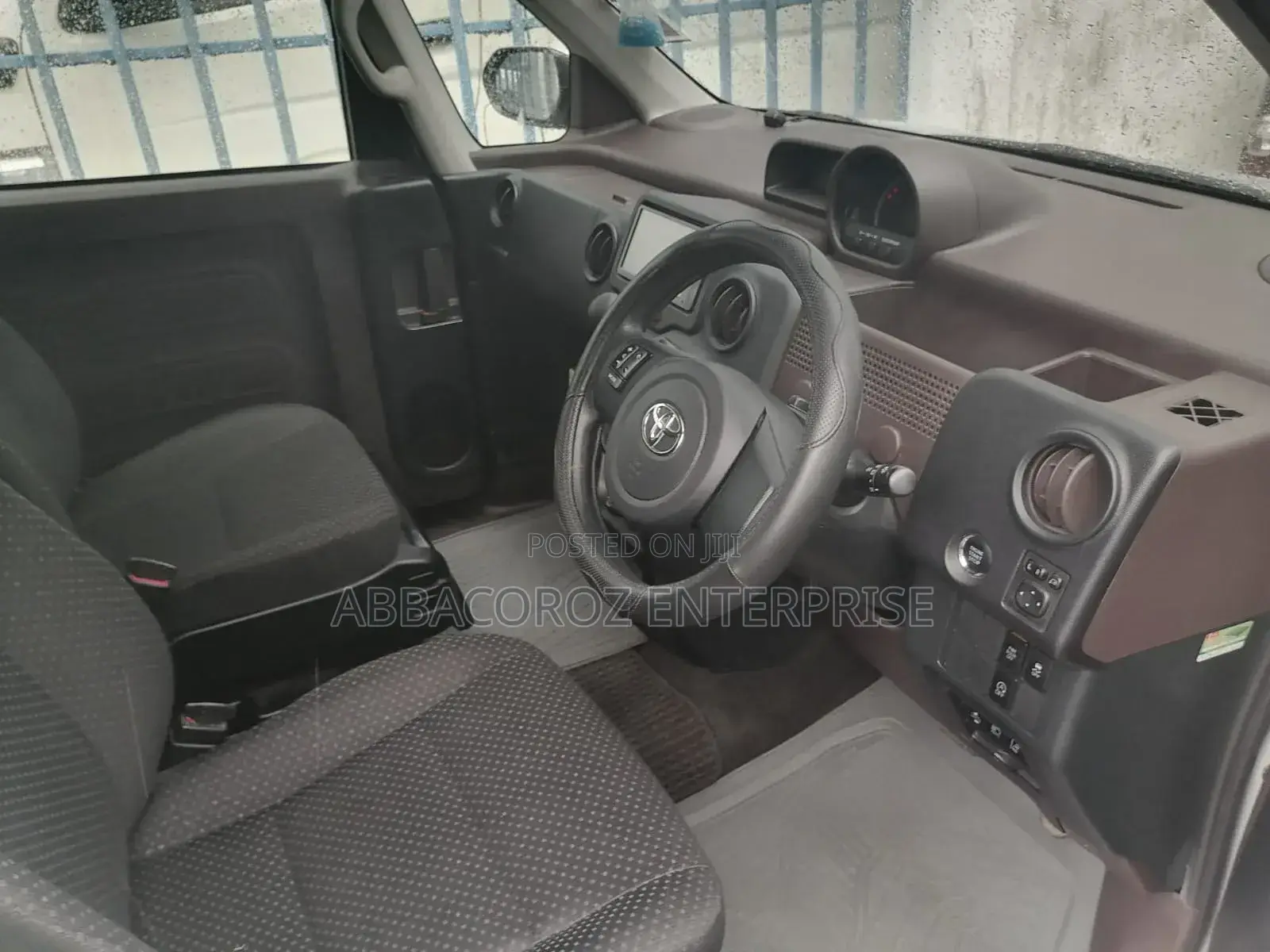 Toyota Spade 2019 Silver