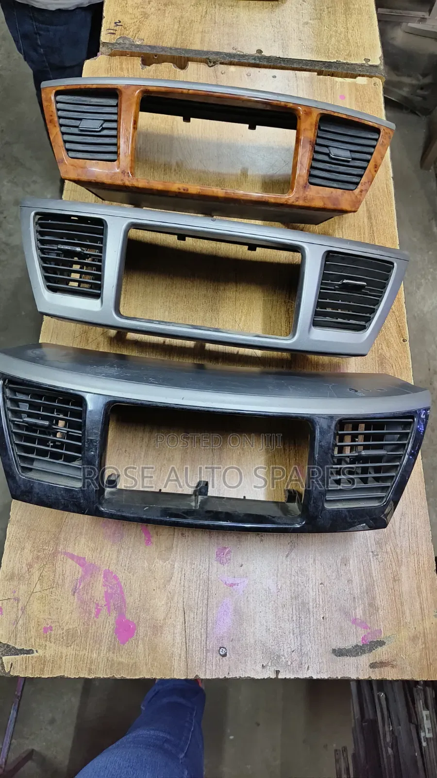 Noah/Voxy 2001-2006 Radio Panel