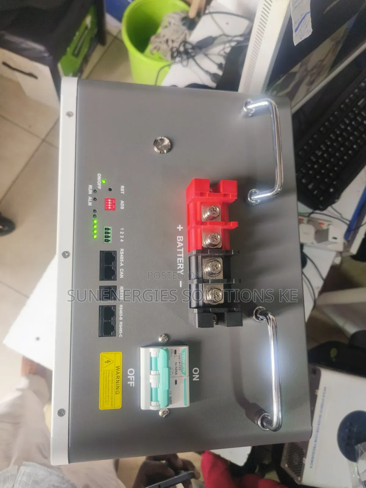 7.68kwh 25.6v 300ah Solarmax Lithium Battery