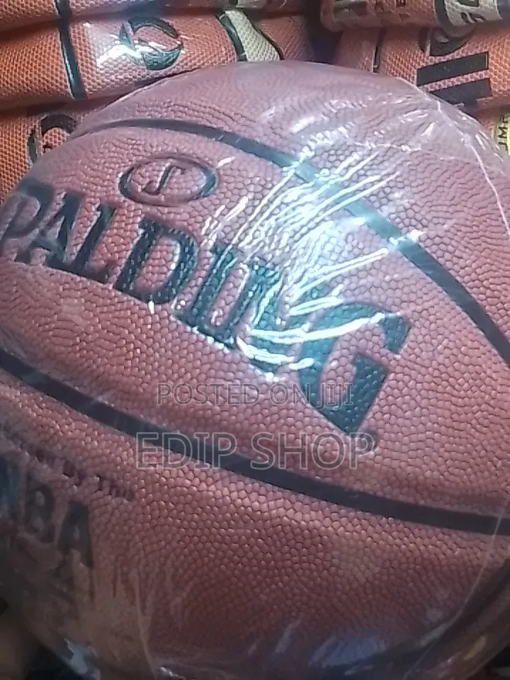 Indoor/Outdoor Spalding Basketball Ball