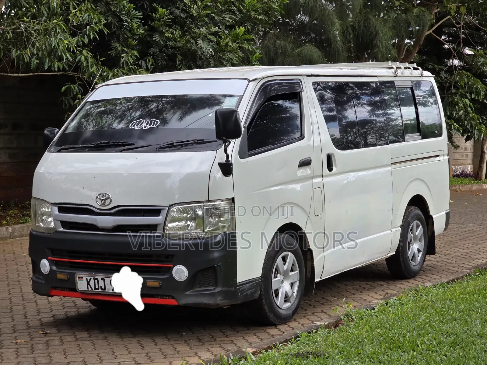 Toyota HiAce 2013 White