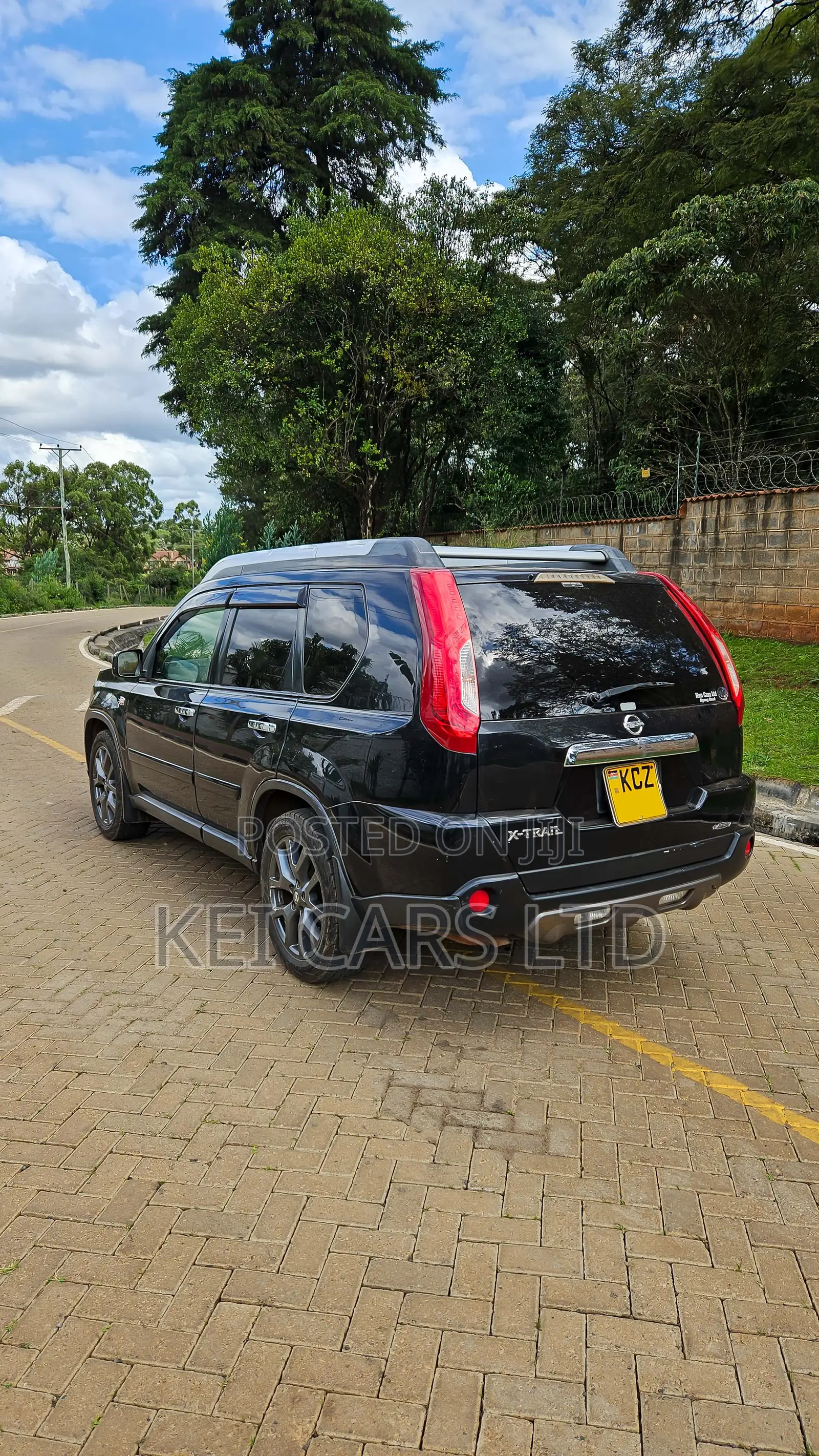 Nissan X-Trail 2.0 Petrol AWD 2013 Black