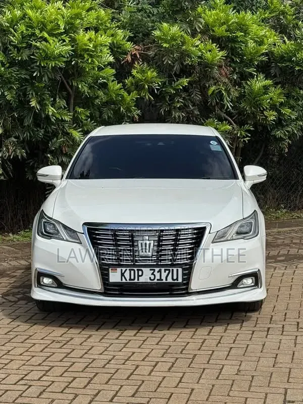 Toyota Crown 2017 Pearl