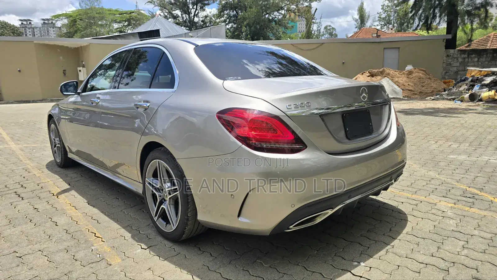 Mercedes-Benz C200 2019 Gold