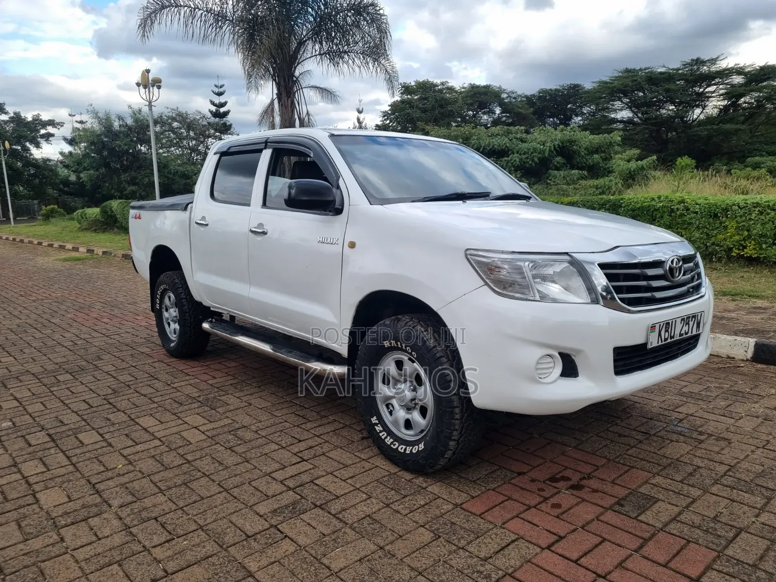 Toyota Hilux 2013 White