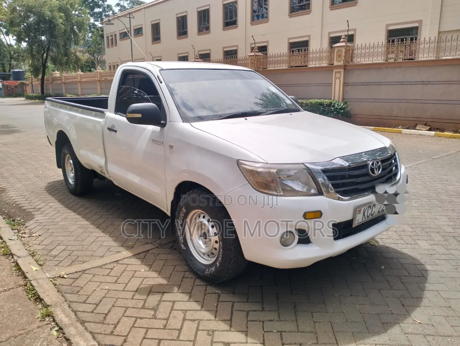 Toyota Hilux 2014 White