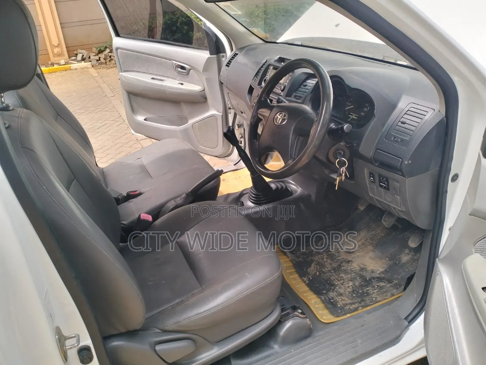 Toyota Hilux 2014 White
