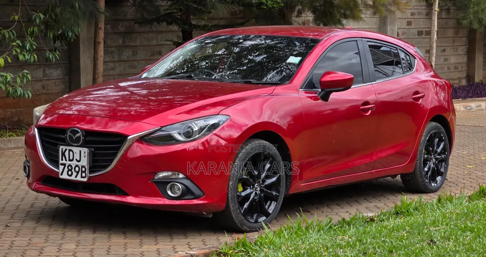 Mazda Axela 2015 Red