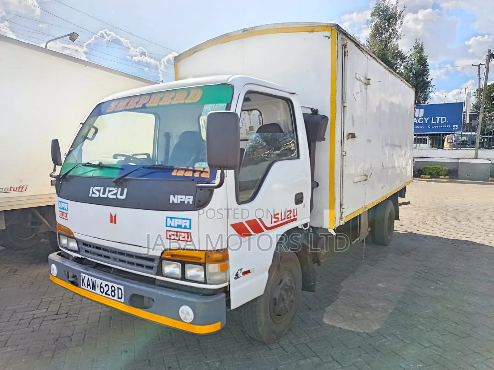 Make:Isuzu Model:Npr- Closed Body. Engine:4.3