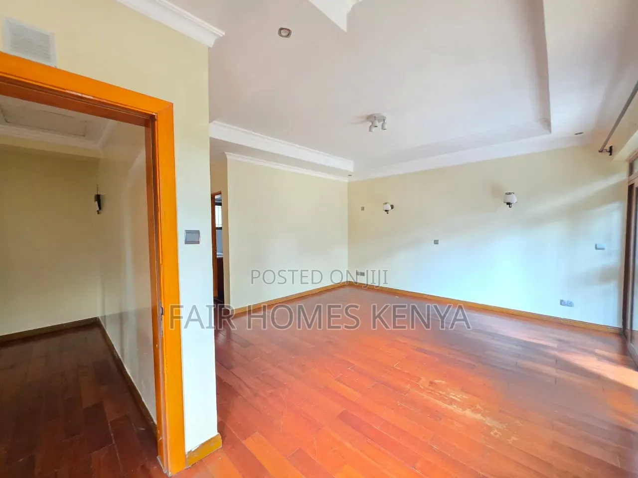 5bdrm Townhouse / Terrace in Convent Drive, Muthangari for rent